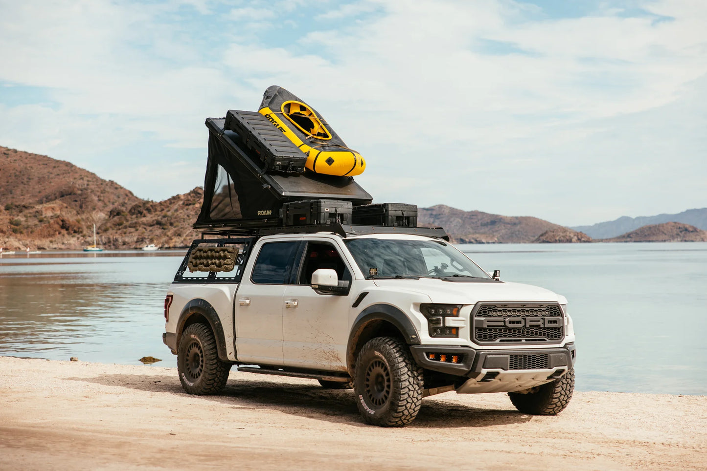 THE DESPERADO HARDSHELL ROOFTOP TENT