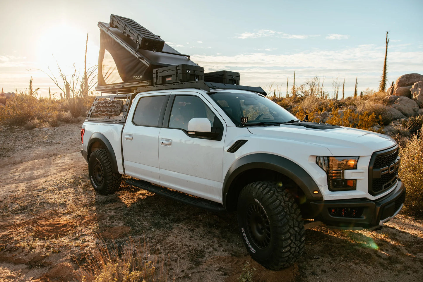 THE DESPERADO HARDSHELL ROOFTOP TENT