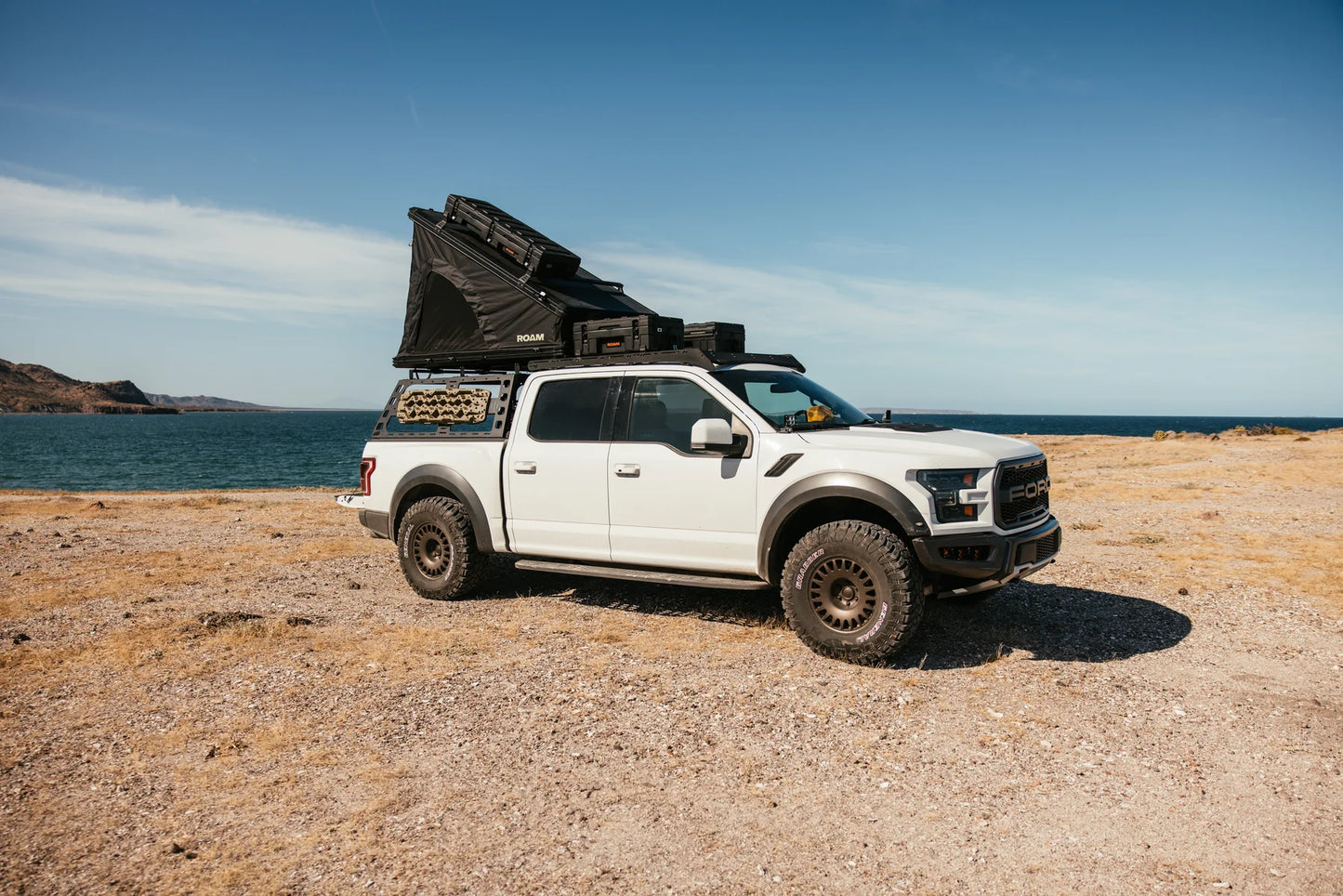 THE DESPERADO HARDSHELL ROOFTOP TENT